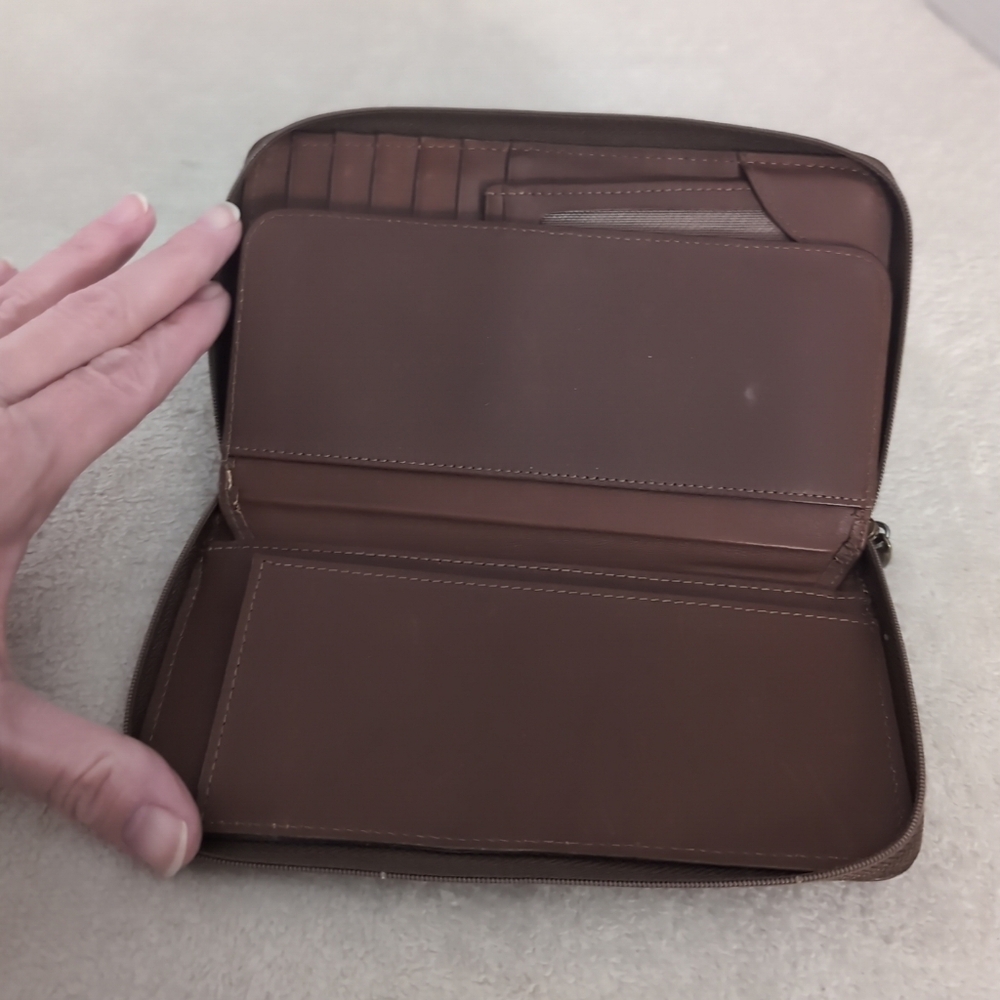 Longaberger Zip Around Leather  Wallet tMulti Compartment Brown 7”x 4” Womens - Picture 3 of 6